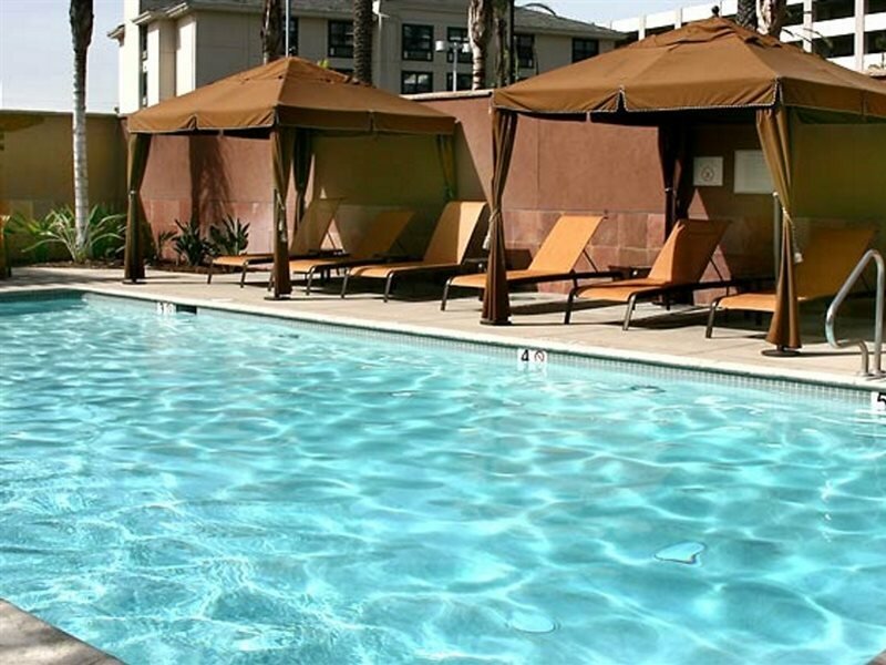 Фото Courtyard by Marriott Los Angeles Burbank Airport