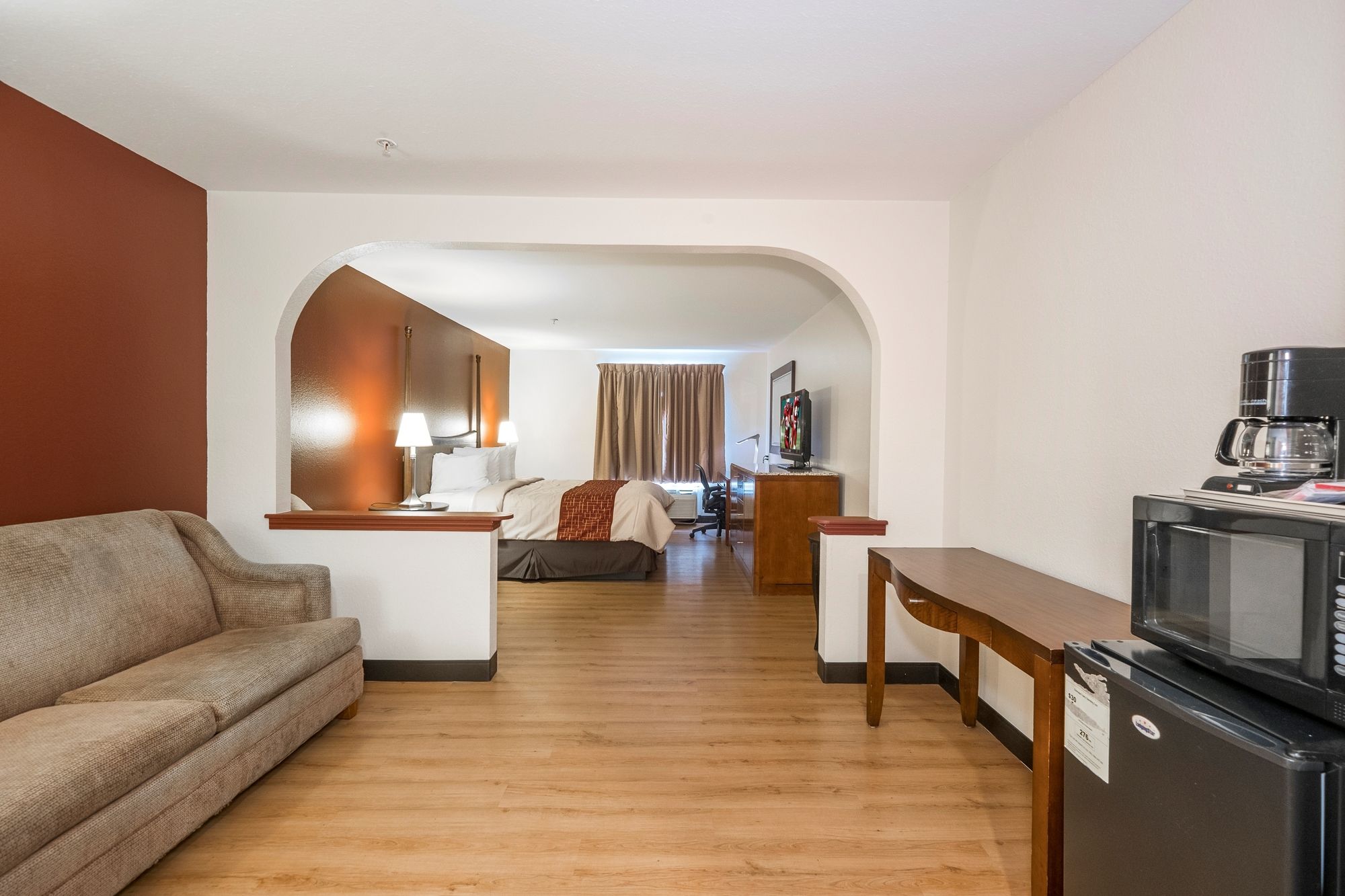 Фото Red Roof Inn & Suites Biloxi