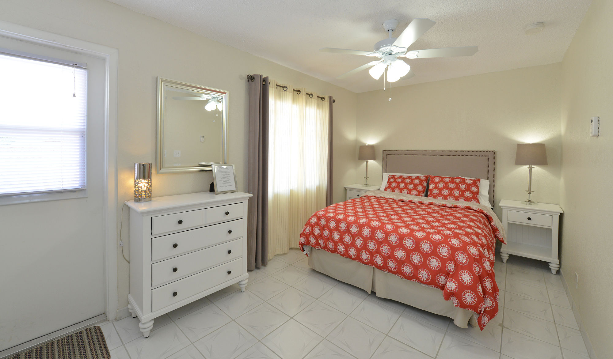 Фото Hollywood by the Sea