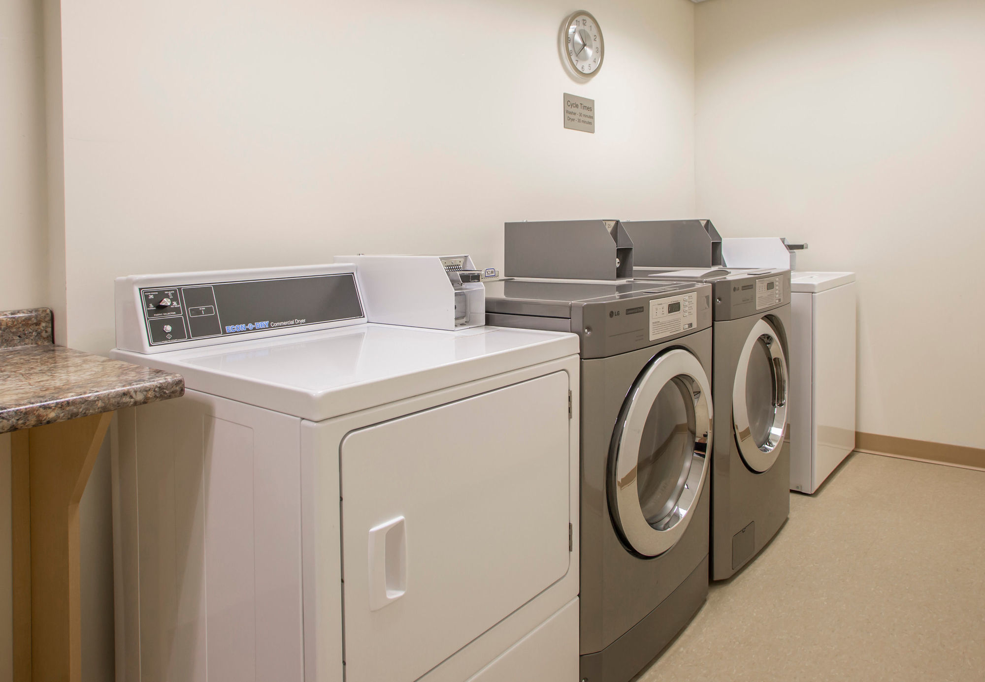 Фото Fairfield Inn & Suites by Marriott Waterloo Cedar Falls