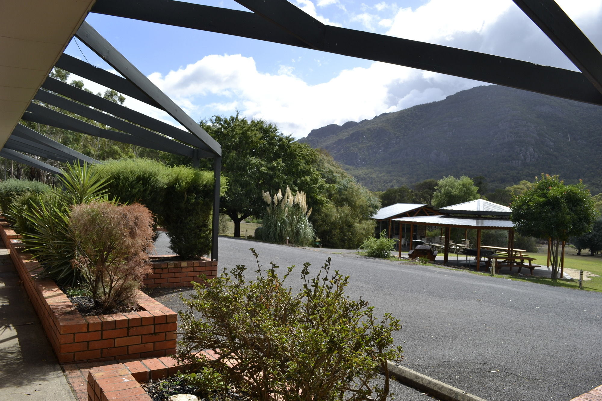 Фото The Grampians Motel & The Views Restaurant