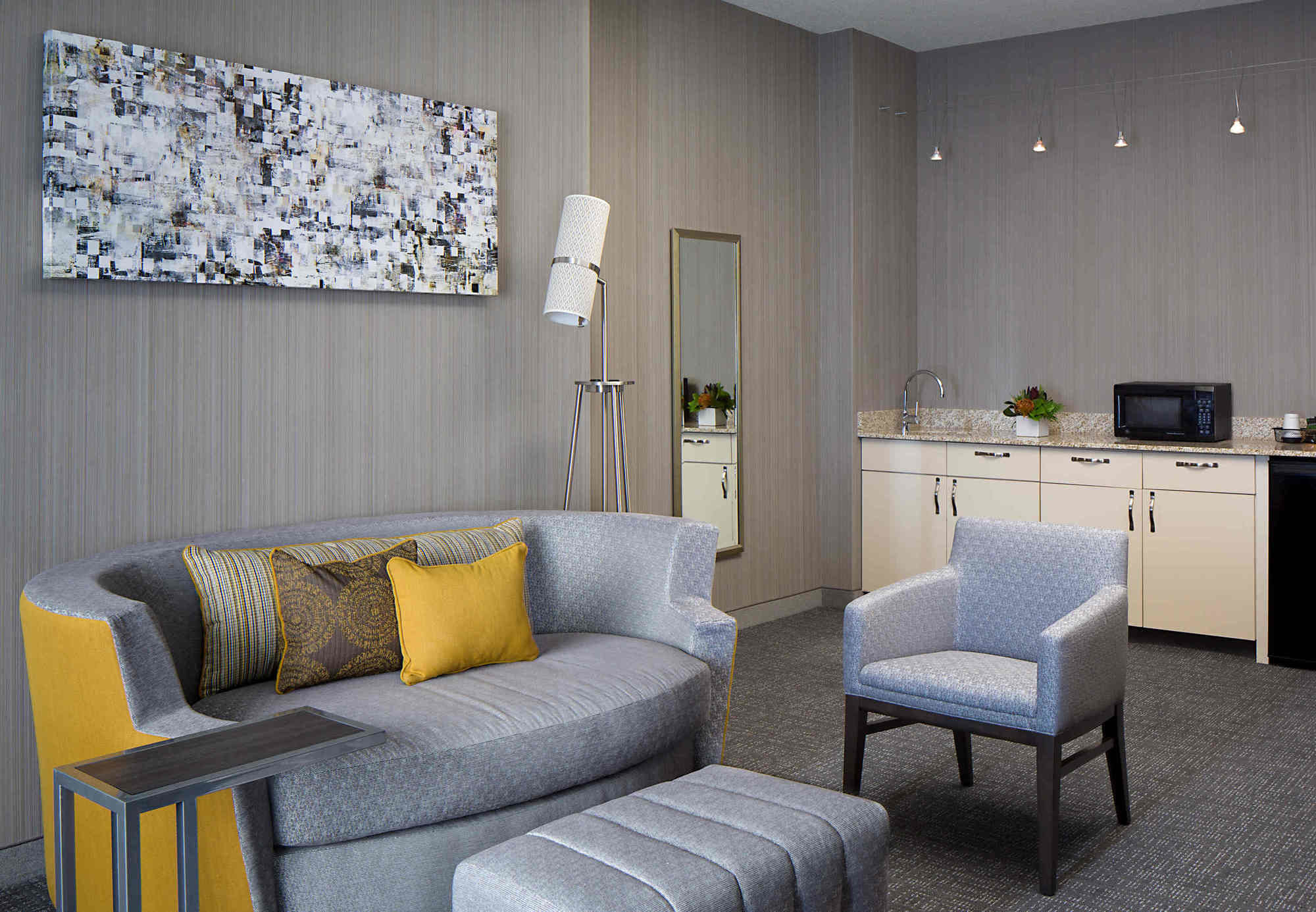 Фото Courtyard by Marriott Downtown Grand Rapids