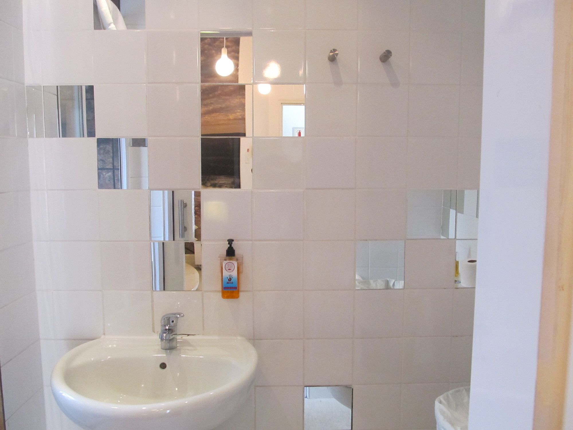 Фото Daddy Long Legs Art Hotel