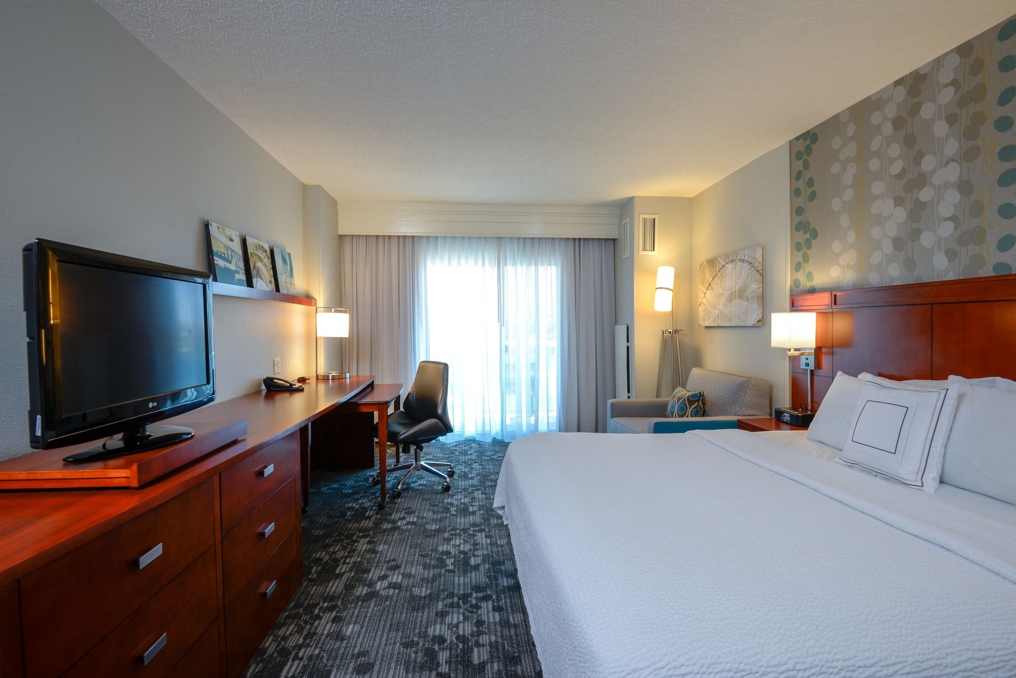 Фото Courtyard Ocean City Oceanfront