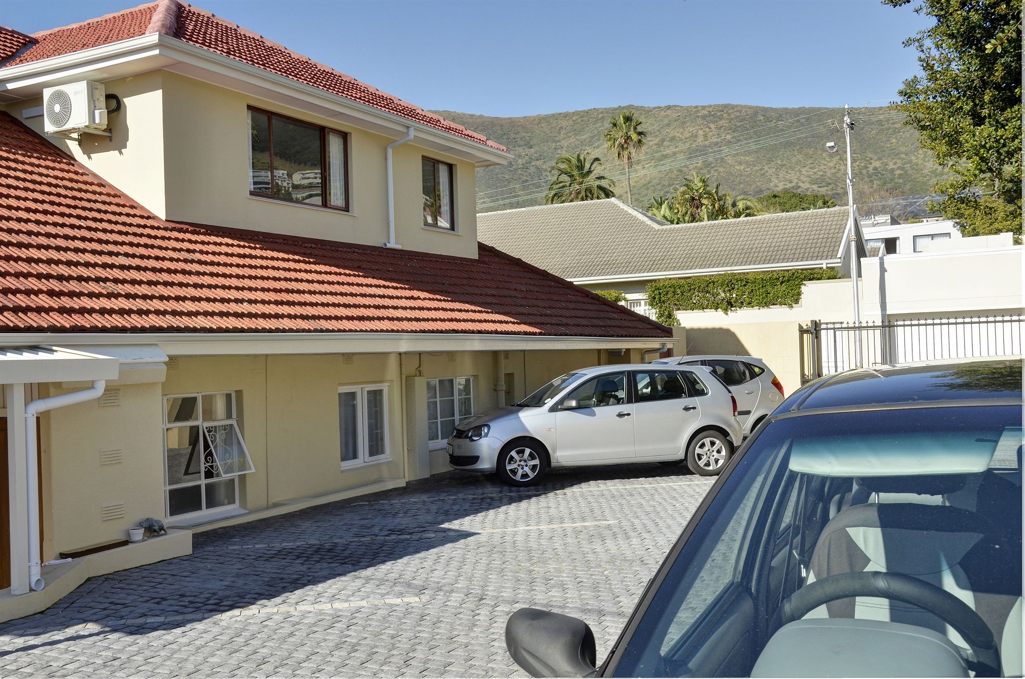 Фото Sundown Manor Guest House