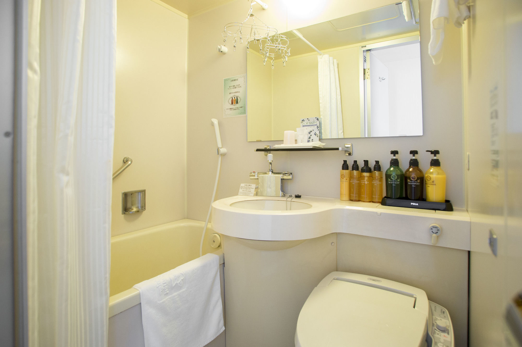 Фото Shin Osaka Station Hotel