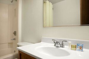Гостиница Super 8 by Wyndham Council Bluffs Ia Omaha Ne Area