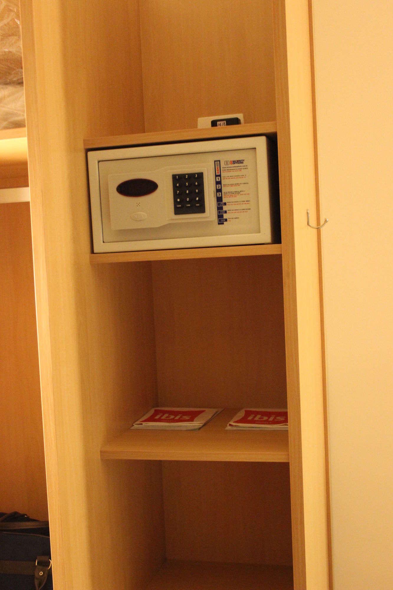 Фото Ibis Porto Alegre Assis Brasil