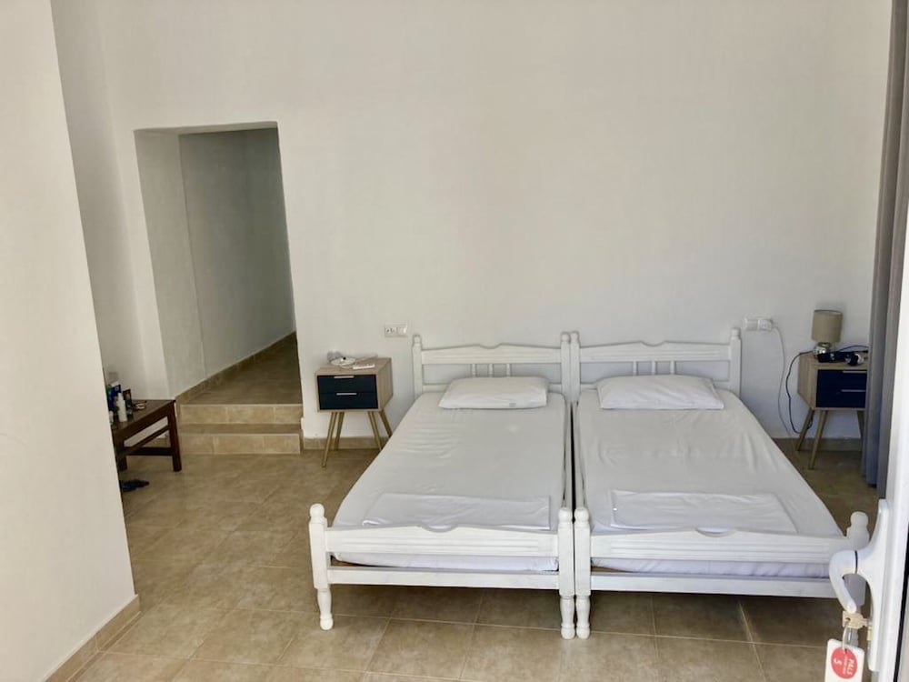 Фото Pals Studios Pefkos