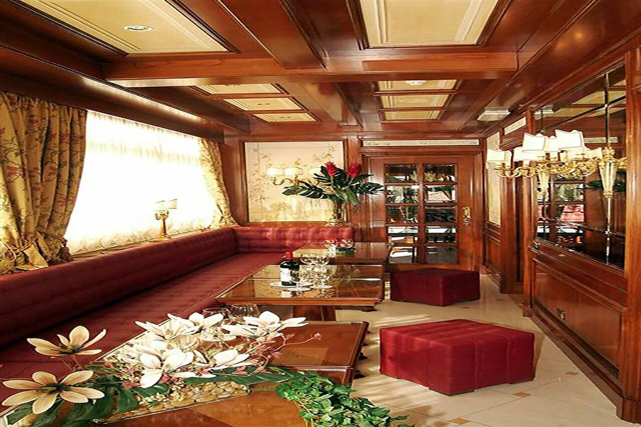 Фото Champagne Palace Hotel