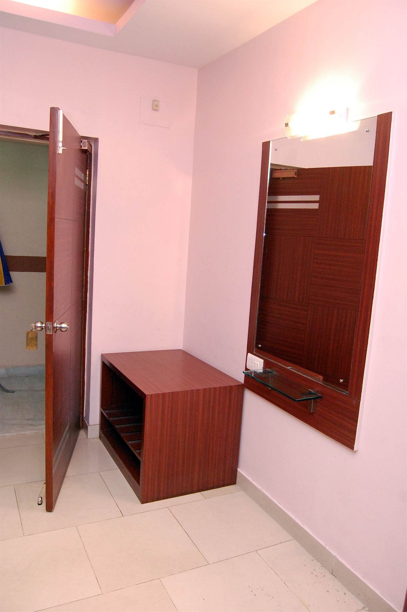 Фото Hotel Rushabh Home