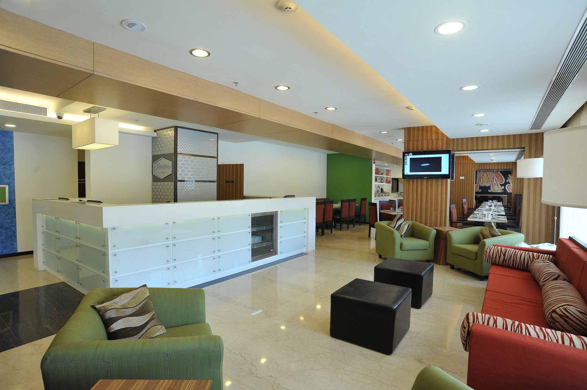 Фото Hampton by Hilton Vadodara-Alkapuri