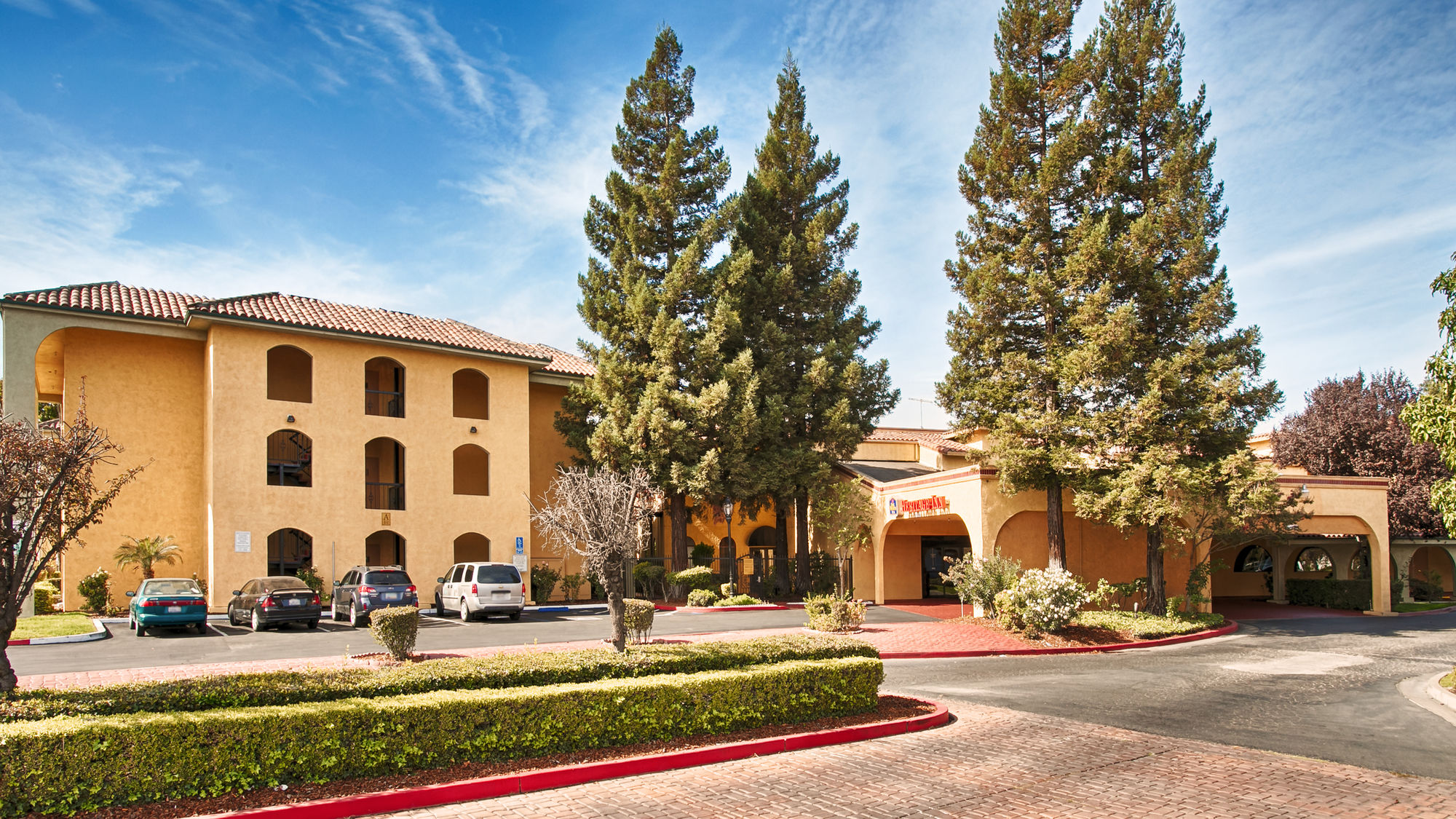 Фото Best Western Plus Heritage Inn
