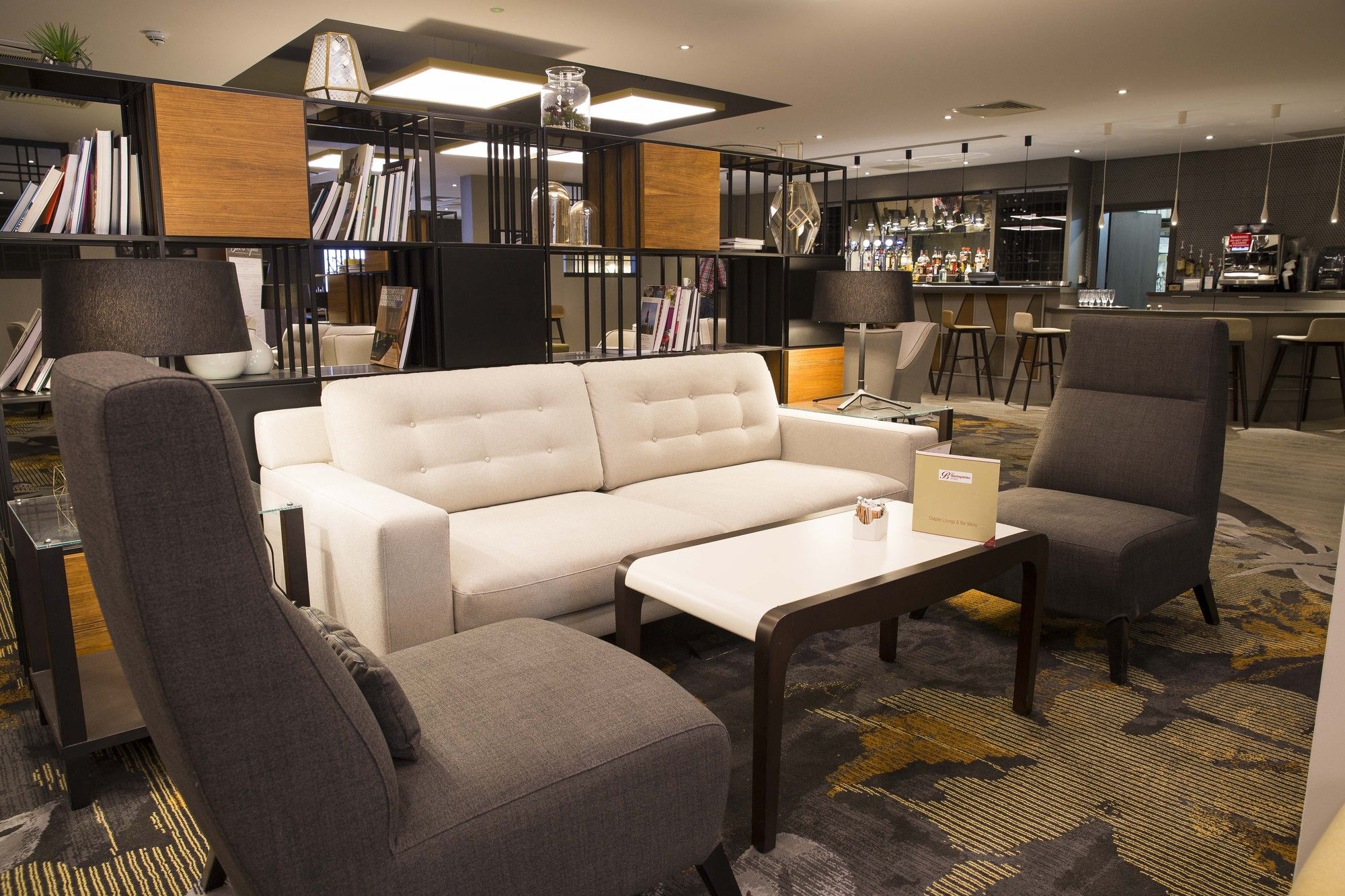 Фото Crowne Plaza Basingstoke