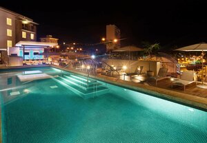 Гостиница Courtyard by Marriott Kingston, Jamaica