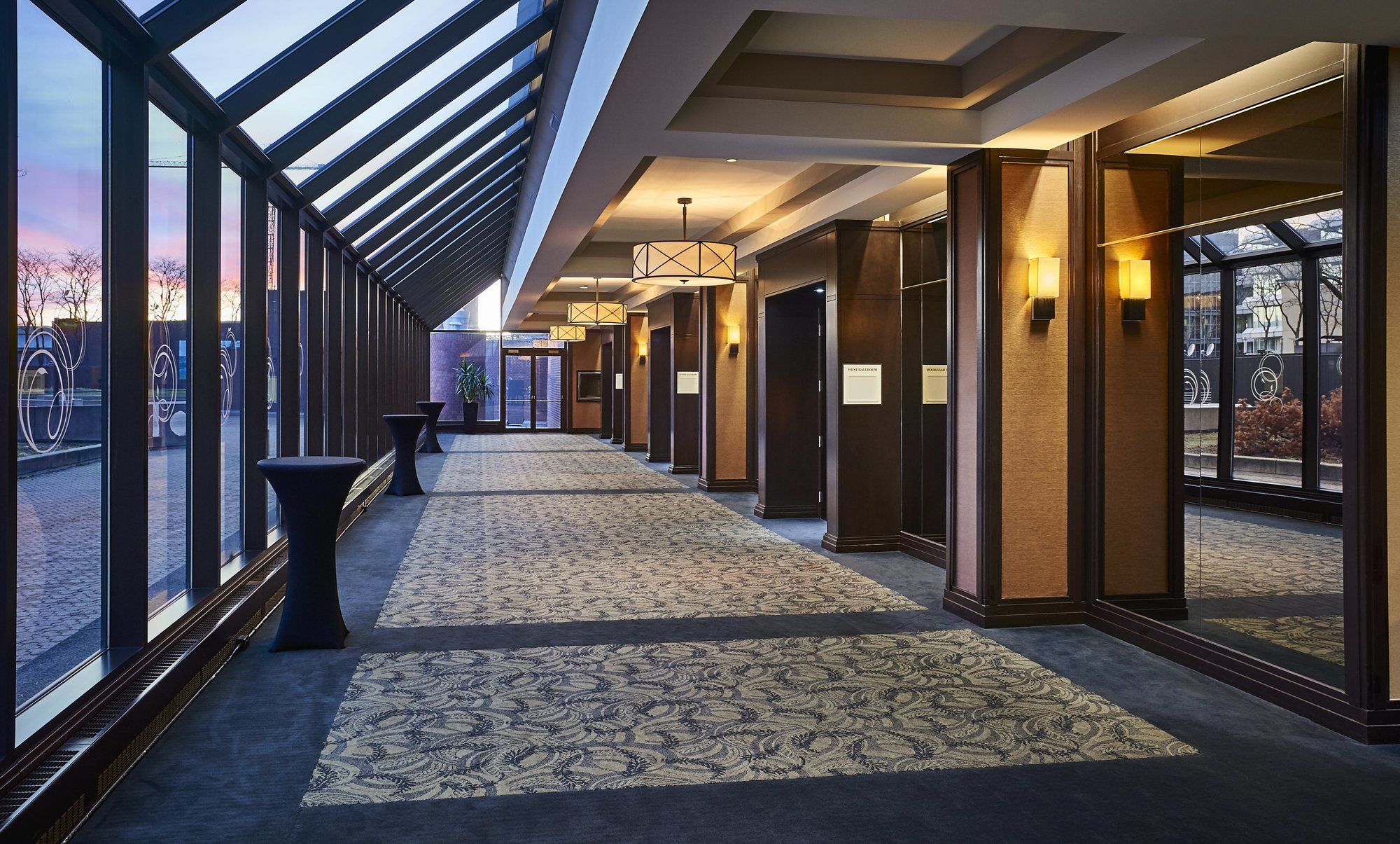 Фото Sheraton Hamilton Hotel