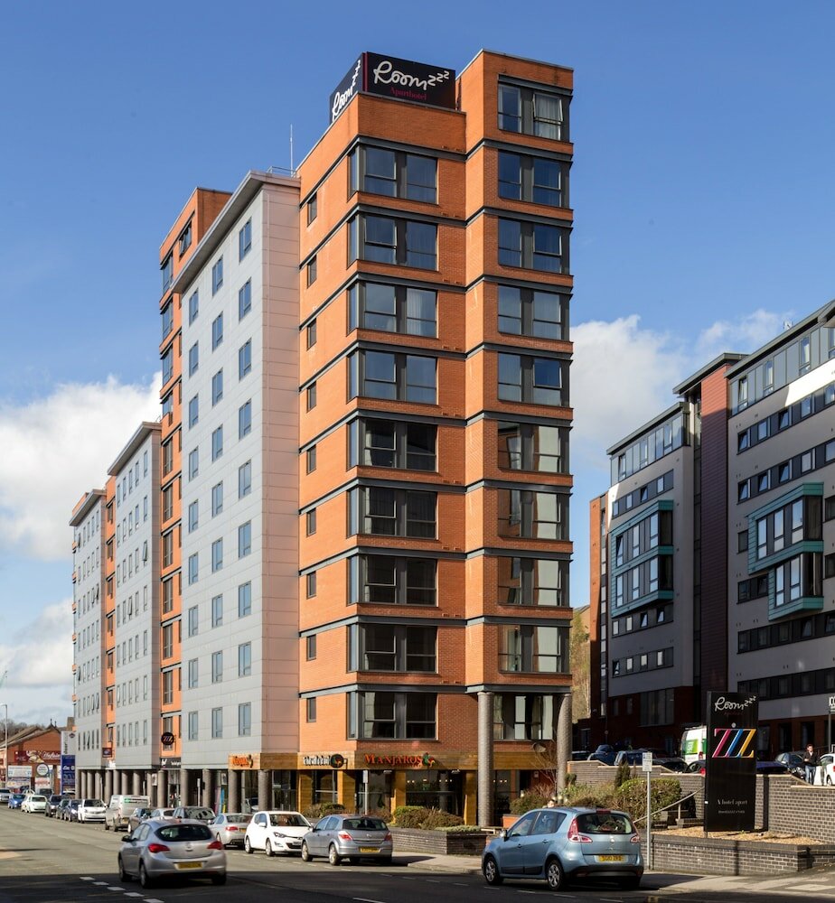 Фото Roomzzz Leeds City West