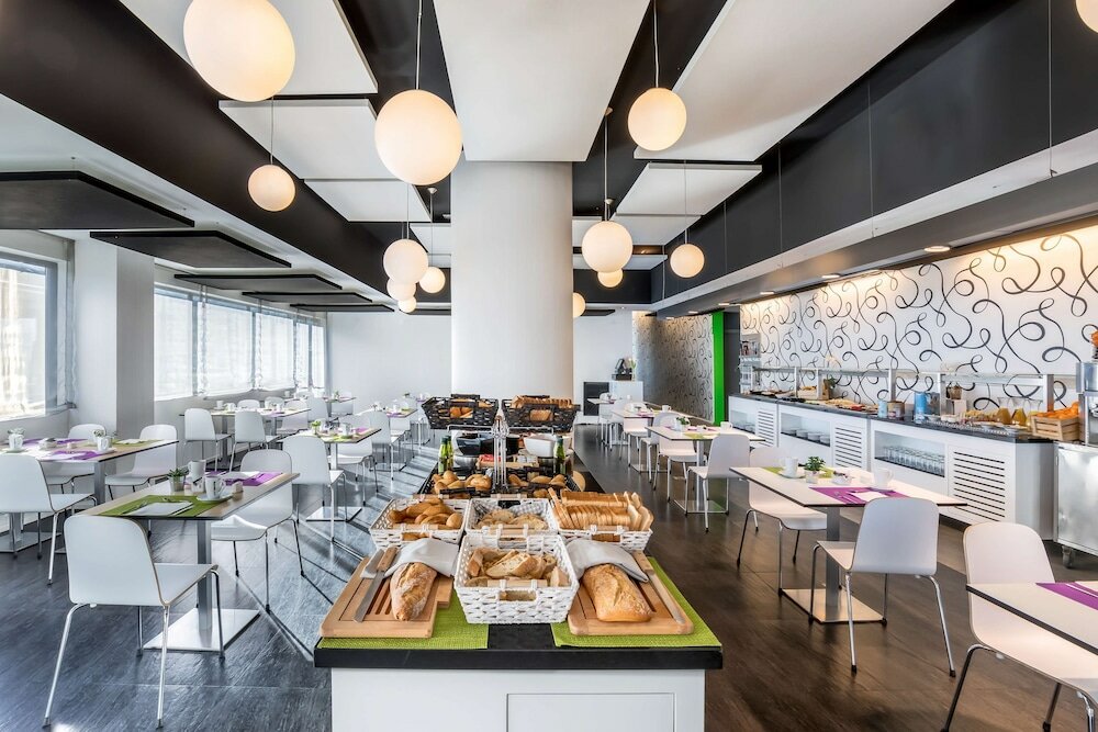 Фото Hotel Zentral Castellana Norte