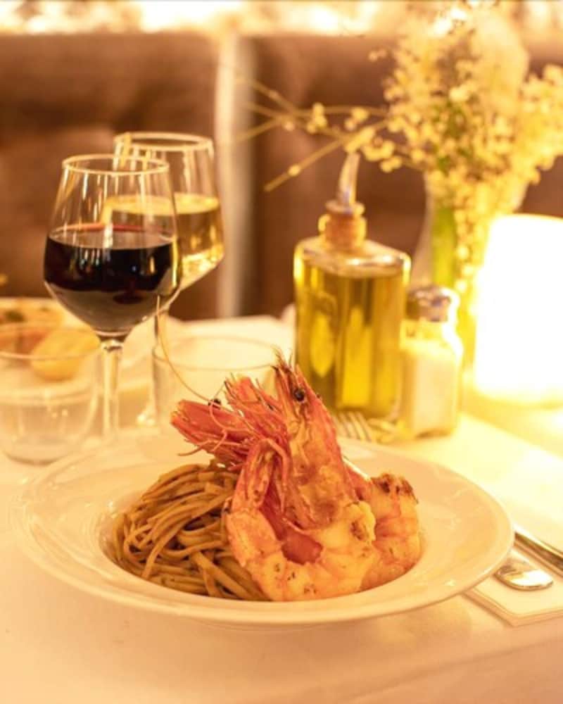 Фото Azurene Royal Hotel