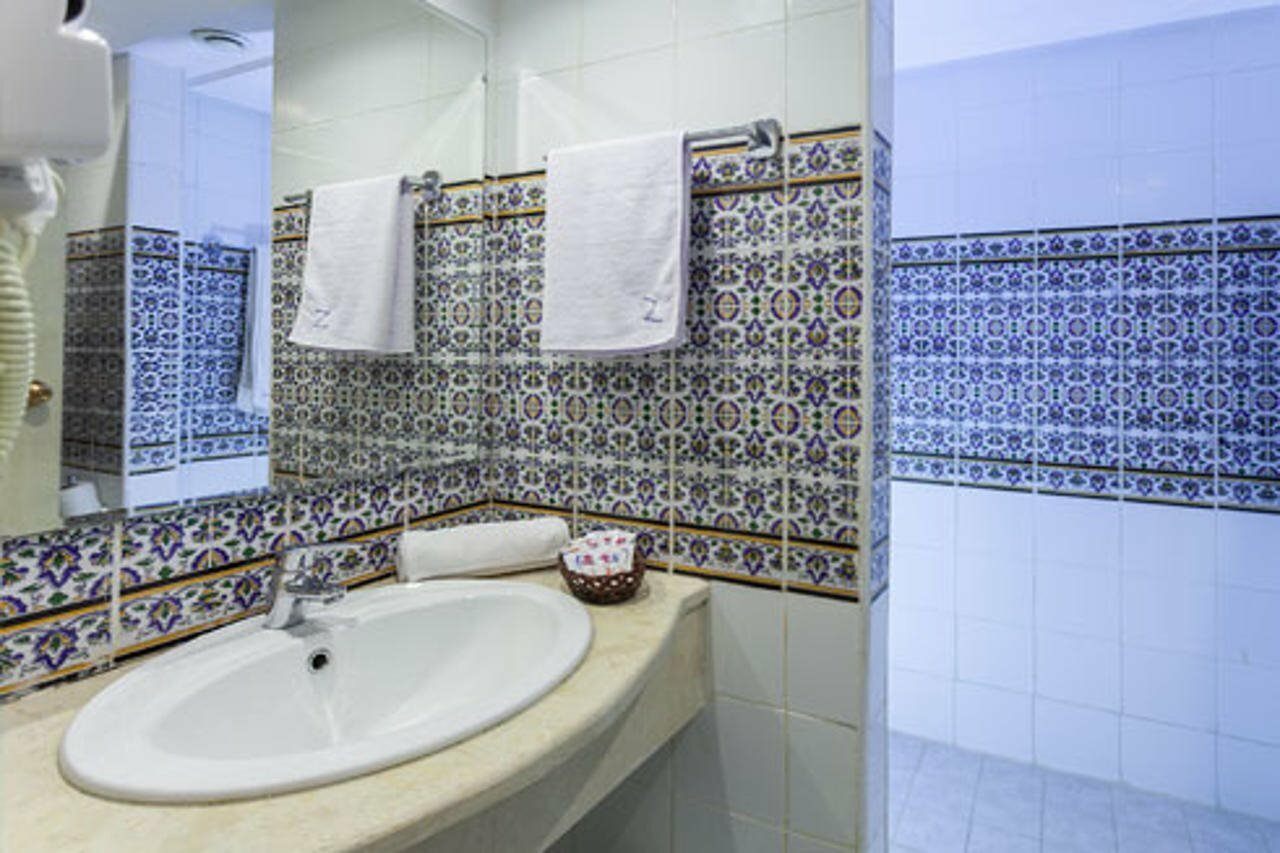 Фото Zodiac Hotel