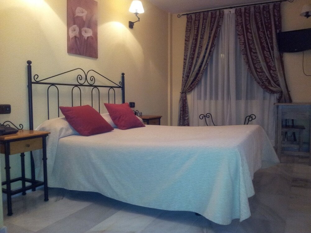 Фото Averroes Hotel