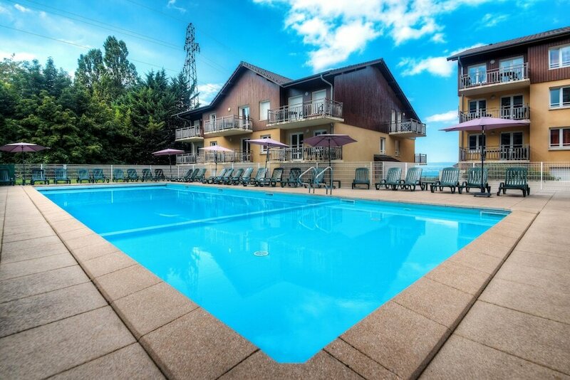 Гостиница Zenitude Hotel & x26; Residences Les Terrasses du Lac в Эвиан-ле-Бене