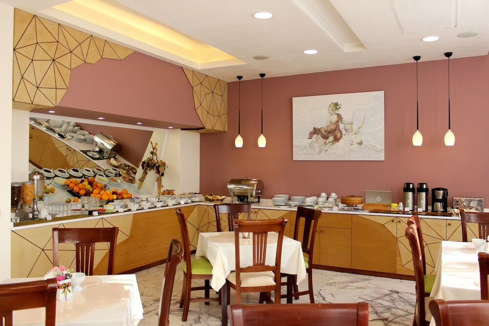 Фото Europe Hotel