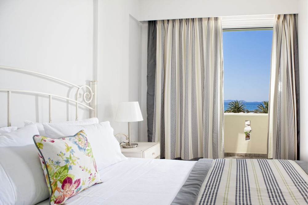 Фото Finikas Hotel