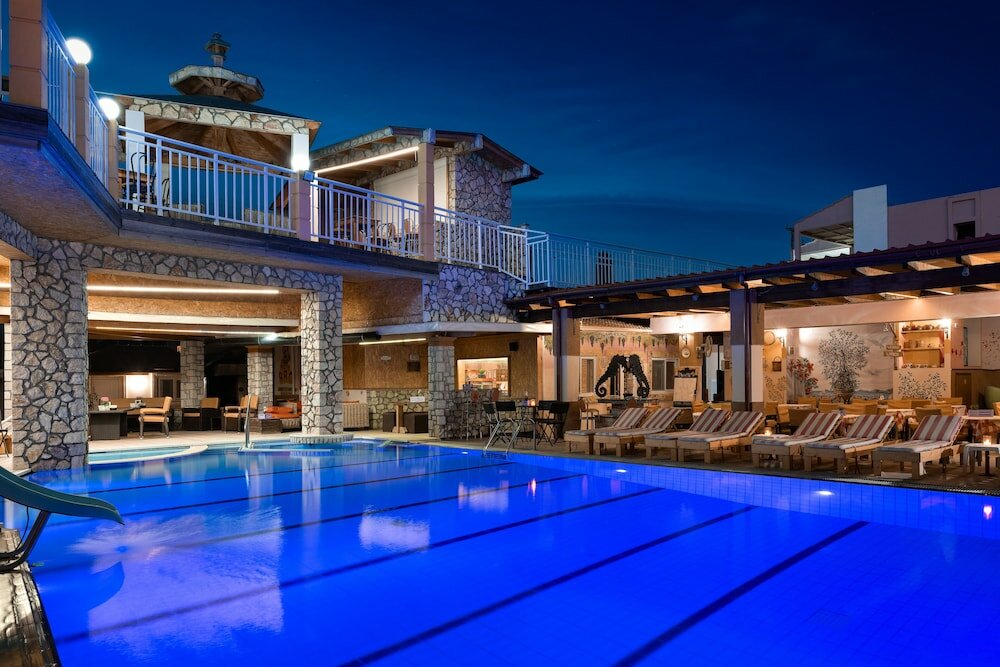 Фото отеля 2