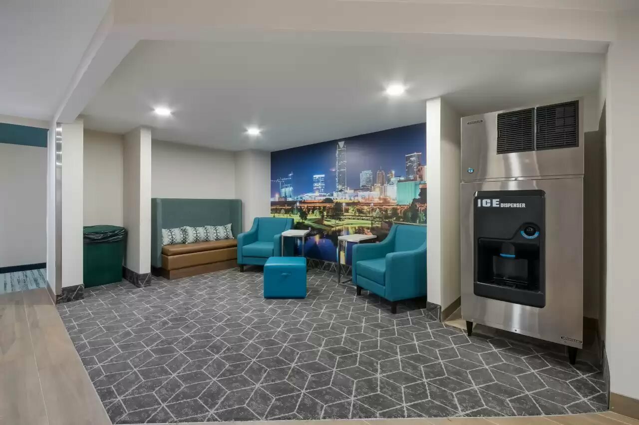 Фото Clarion Pointe Okc Airport