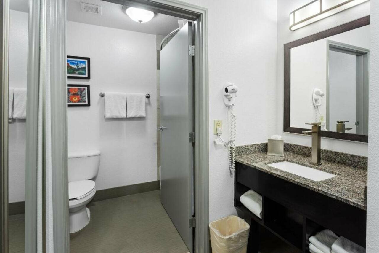 Фото Comfort Inn Chandler - Phoenix South I-10