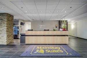 Гостиница Best Western Plus Airport Inn & Suites