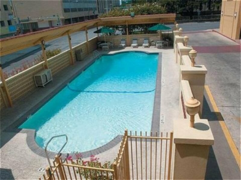 Фото La Quinta Inn by Wyndham Austin Capitol Downtown