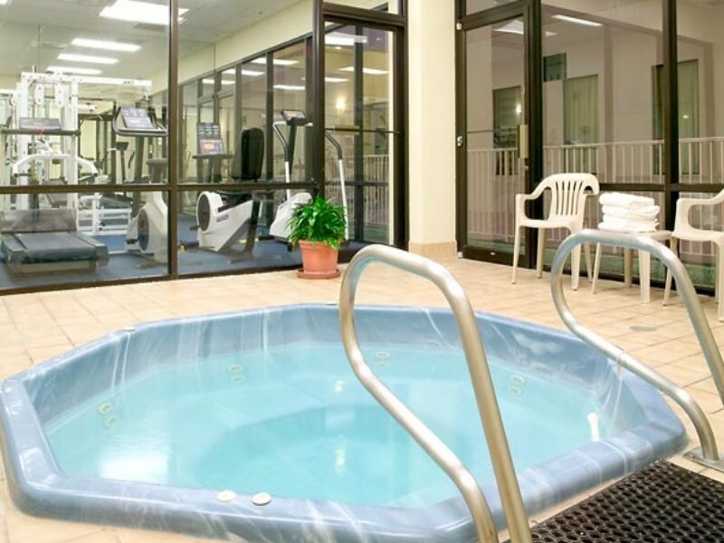 Фото Courtyard by Marriott New Orleans Near the French Quarter