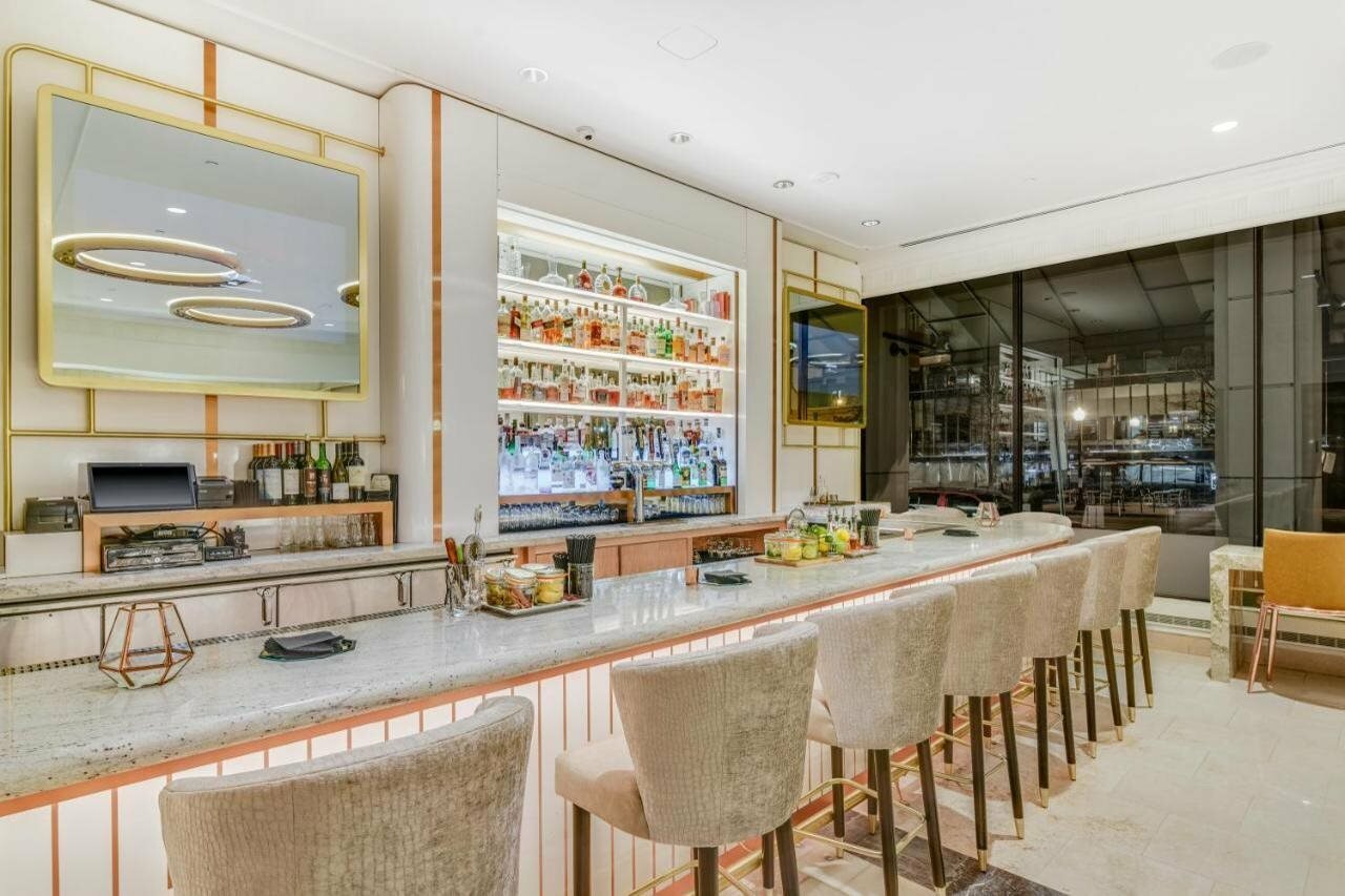 Фото The Madison Hotel