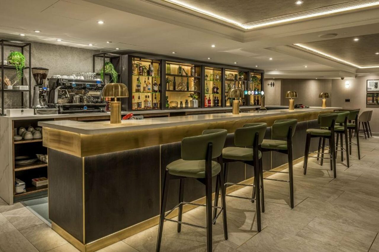 Фото Hilton London Watford