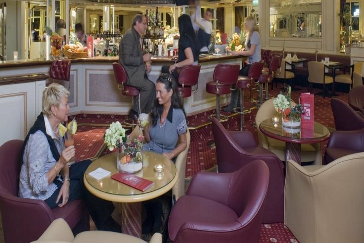 Фото Courtyard by Marriott Hamburg Airport