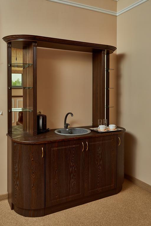 Фото Красная