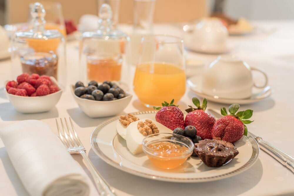 Фото Villa Orange Charm Guesthouse