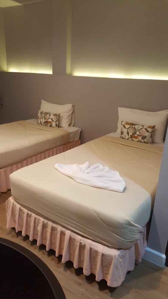 Фото Polkadot Cafe&Hotel