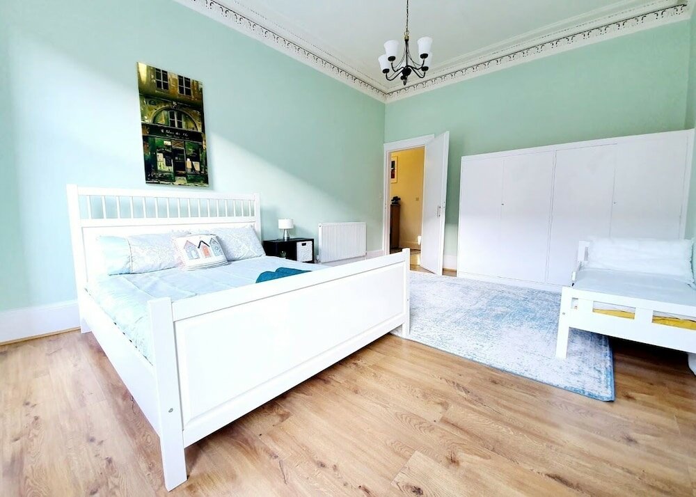 Фото Spacious Apartment In Glasgow