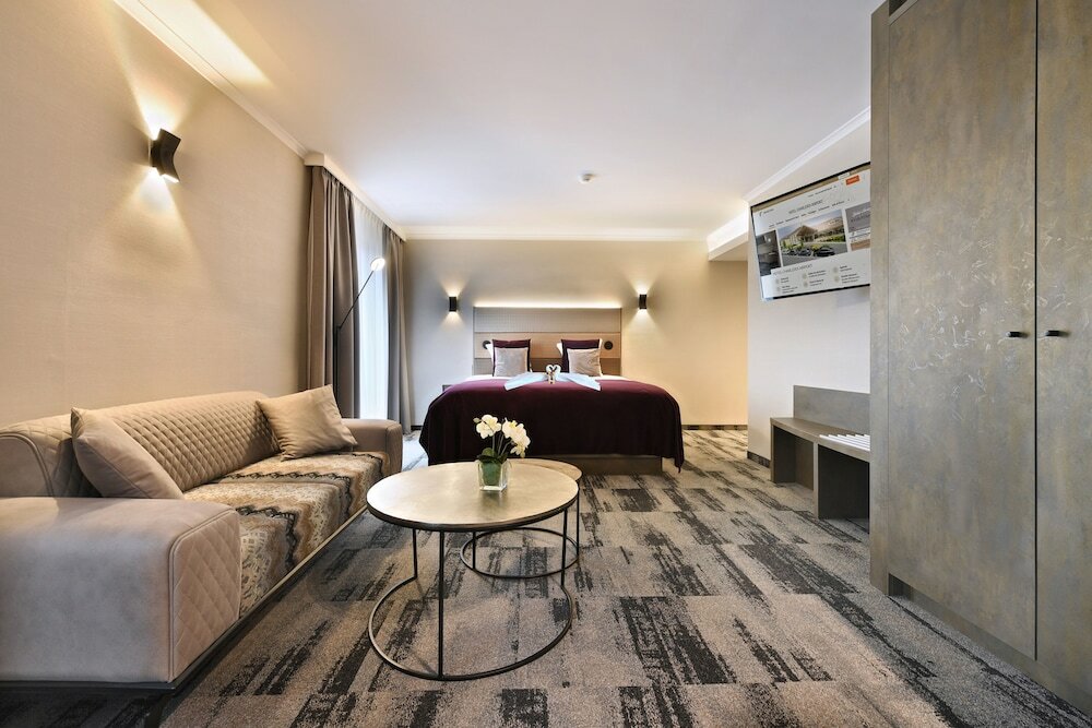 Фото Van Der Valk Hotel Charleroi Airport