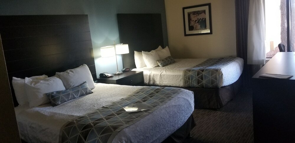 Фото Best Western Airport Albuquerque InnSuites Hotel & Suites