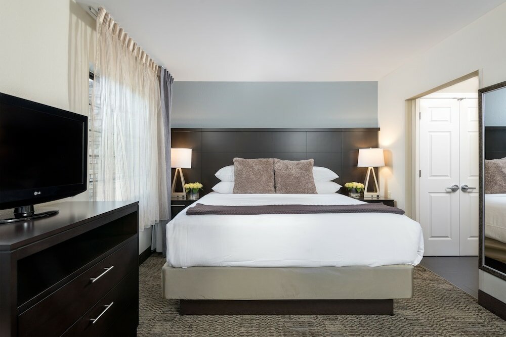 Фото Staybridge Suites Chantilly - Dulles Airport, an Ihg Hotel