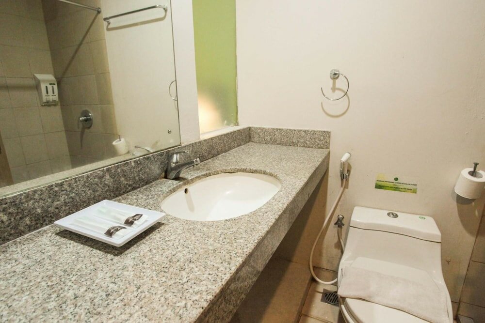 Фото LeGreen Suite Tondano