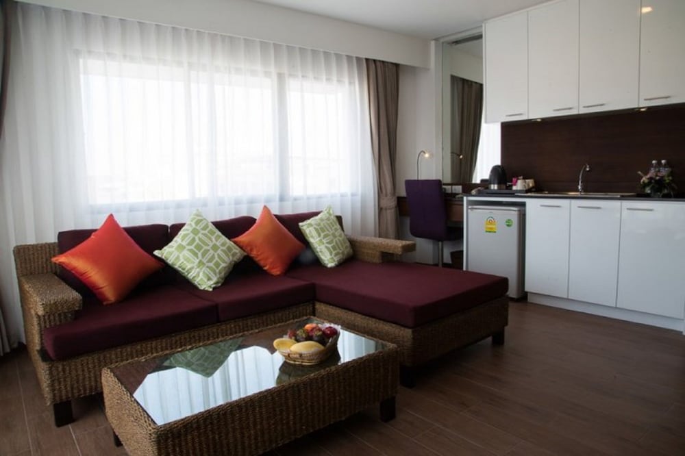 Фото Bay Breeze Hotel Pattaya