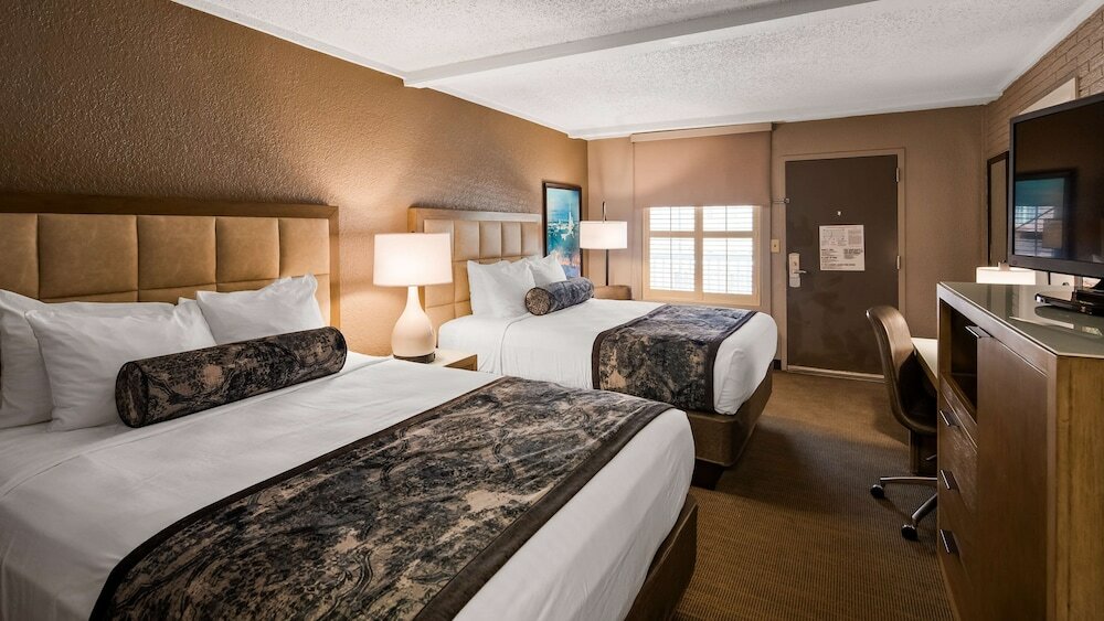 Фото Best Western Savannah Historic District