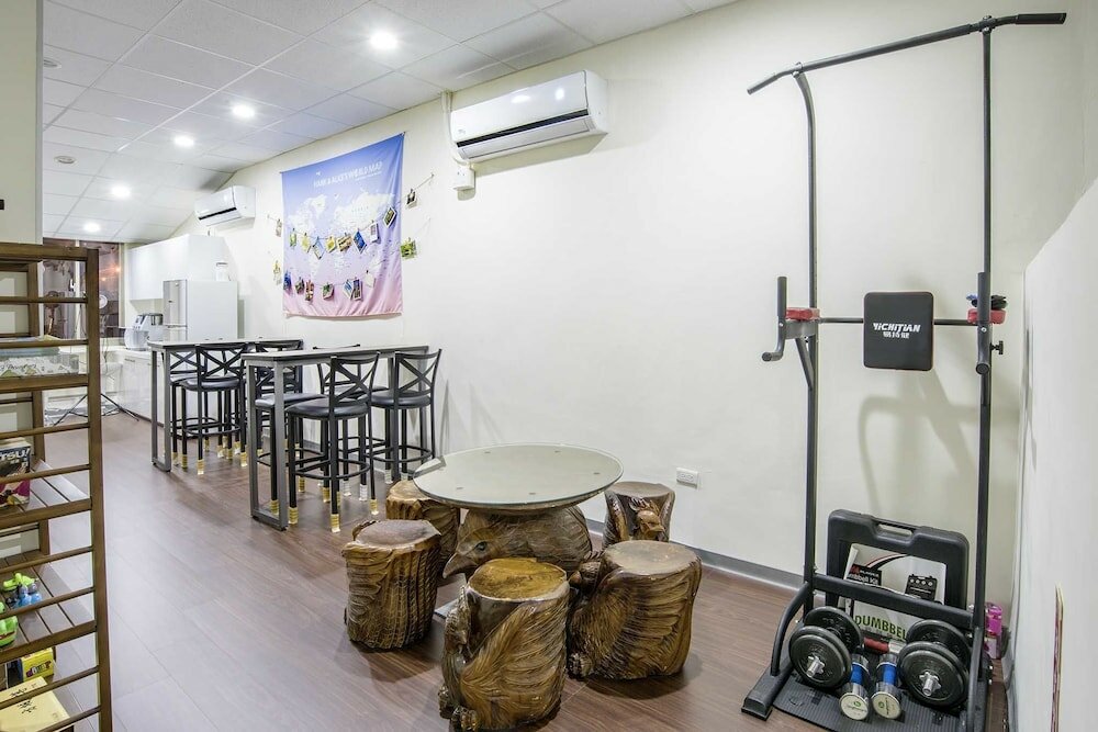 Фото Old Door Hostel & Bar