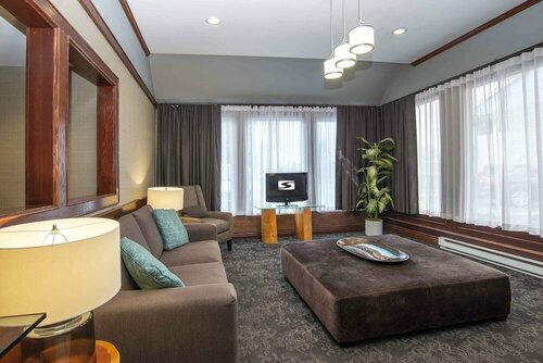 Гостиница Sandman Hotel Terrace в Террасе