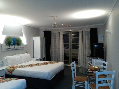 Гостиница Colonial Lodge Motel в Таупо
